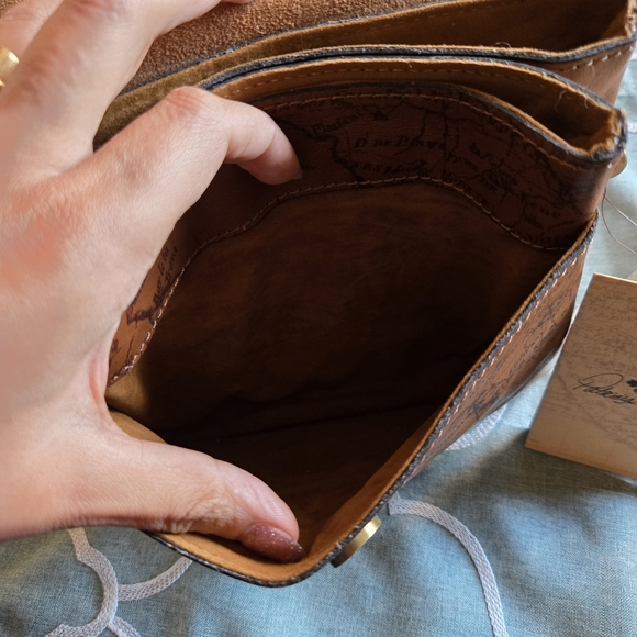 NWT PATRICIA NASH SIGNATURE MAP CROSSBODY PURSE WITH DUSTBAG - Picture 8 of 9